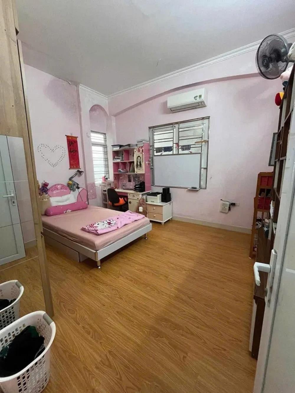 Bán nhà Cầu Giấy 40m2 x 5 tầng - Ngõ Thông Thoáng, Giá Tốt