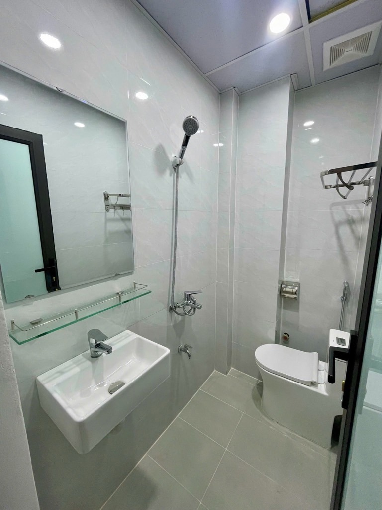 Bán Khách Sạn Mini 17 Phòng Full Nội Thất, Ba Đình - KD 100tr/tháng