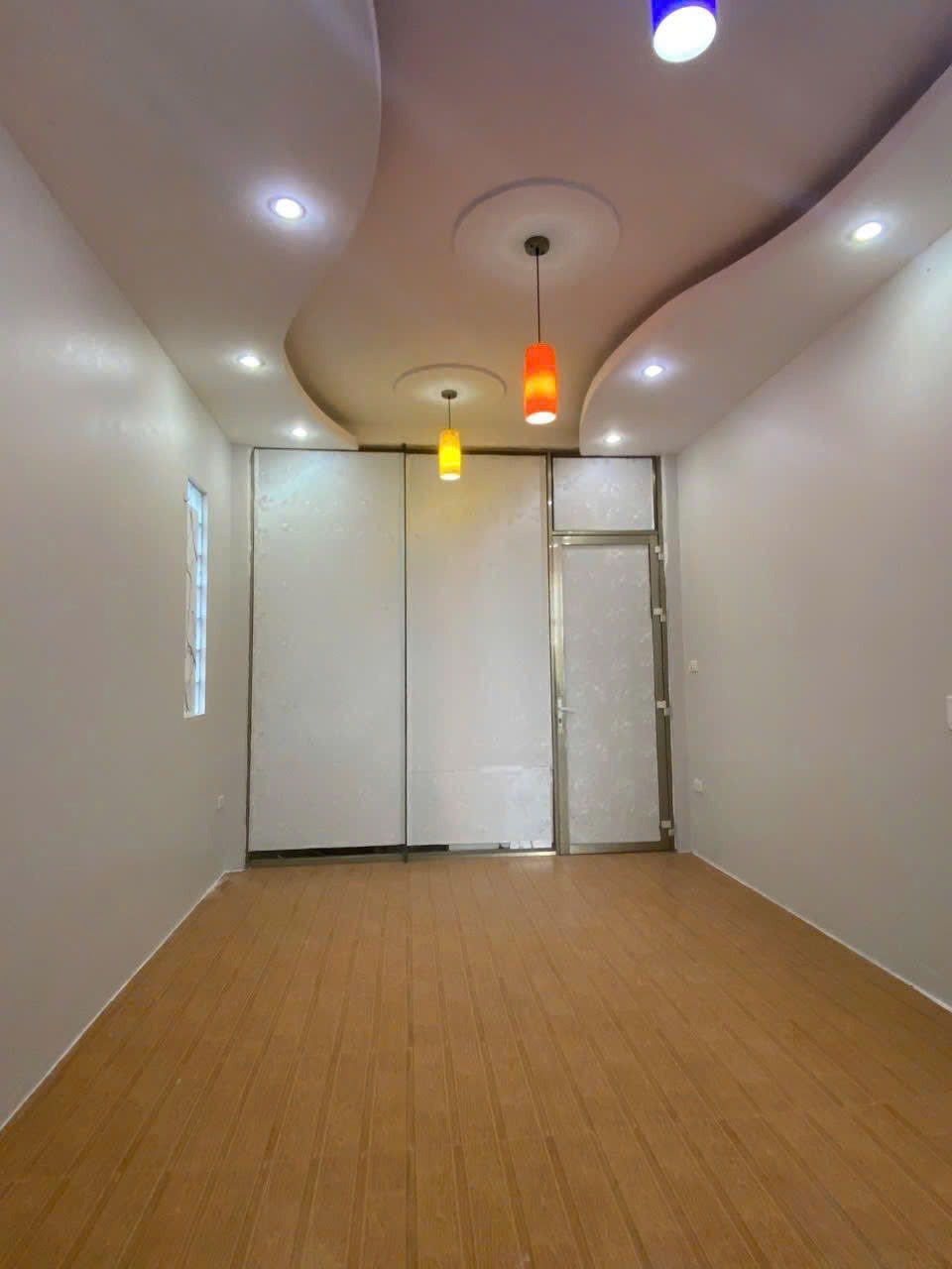 Cho thuê nhà 5 tầng, nội thất đầy đủ, Đội Cấn, Ba Đình - 14tr/tháng