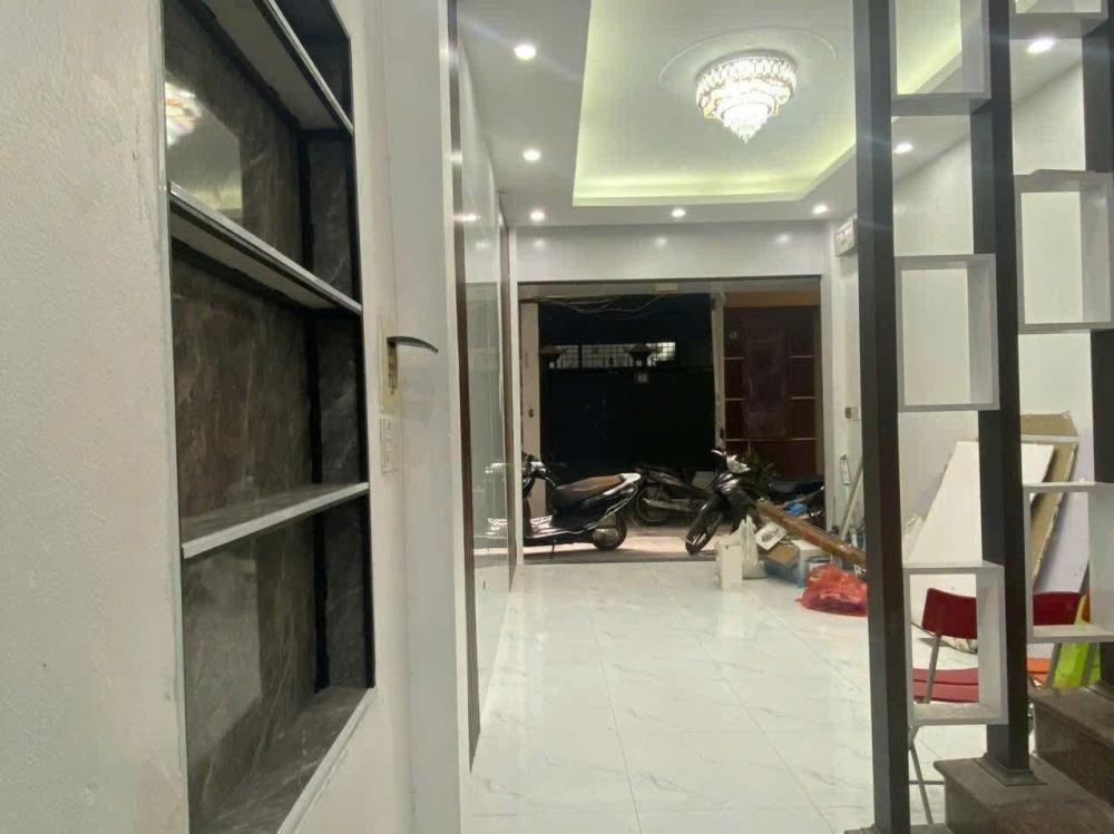 Cho thuê nhà 5 tầng, nội thất đầy đủ, Đội Cấn, Ba Đình - 14tr/tháng