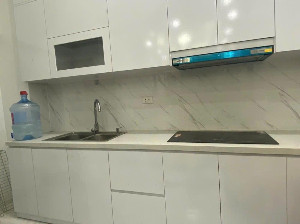 Cho thuê nhà 5 tầng, nội thất đầy đủ, Đội Cấn, Ba Đình - 14tr/tháng