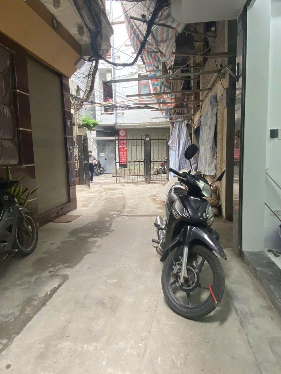 Cho thuê nhà 5 tầng, nội thất đầy đủ, Đội Cấn, Ba Đình - 14tr/tháng
