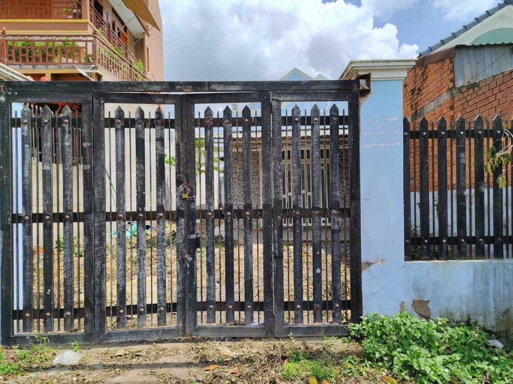 Đất nền Bình Chánh 283m2, có 191m2 thổ cư, MT đường Vườn Thơm, giá 6.7 tỷ