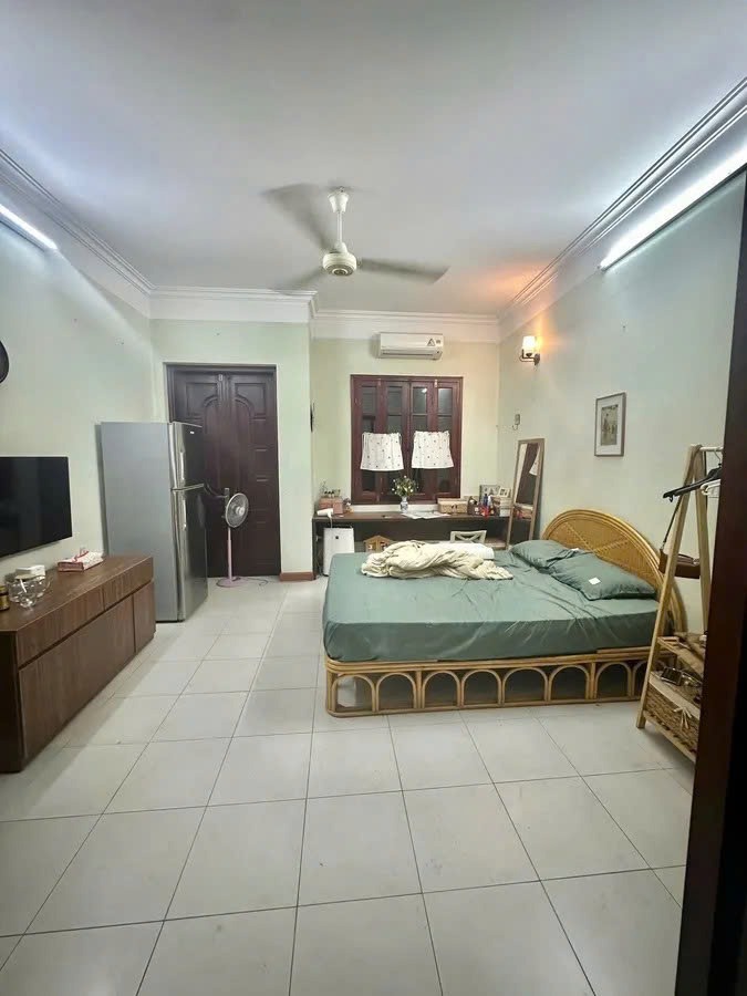 Bán nhà phố Nguyễn Chí Thanh, Đống Đa - 65m2, 5 tầng, mặt tiền 4.5m, giá 17.3 tỷ