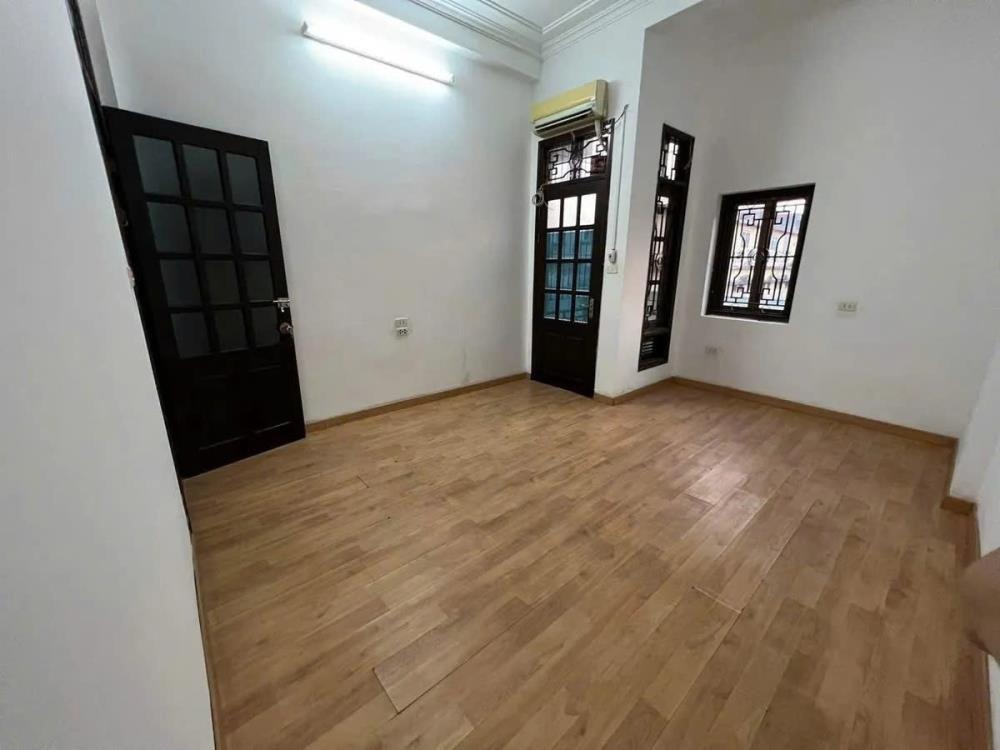 Bán nhà Quận Đống Đa - 52m2 x 5 Tầng, Mặt Tiền 4m, 14.8 tỷ