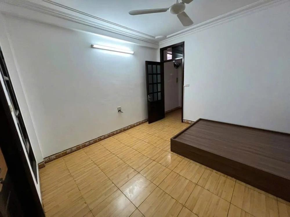 Bán nhà Quận Đống Đa - 52m2 x 5 Tầng, Mặt Tiền 4m, 14.8 tỷ