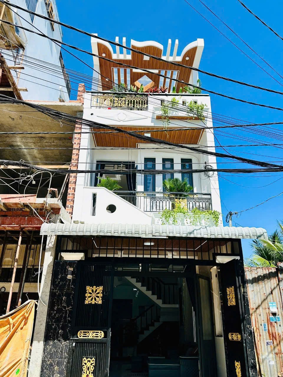 Nhà 1 Trệt 2 Lầu Full Nội Thất Cao Cấp Nguyễn Ảnh Thủ - Vị Trí Đắc Địa
