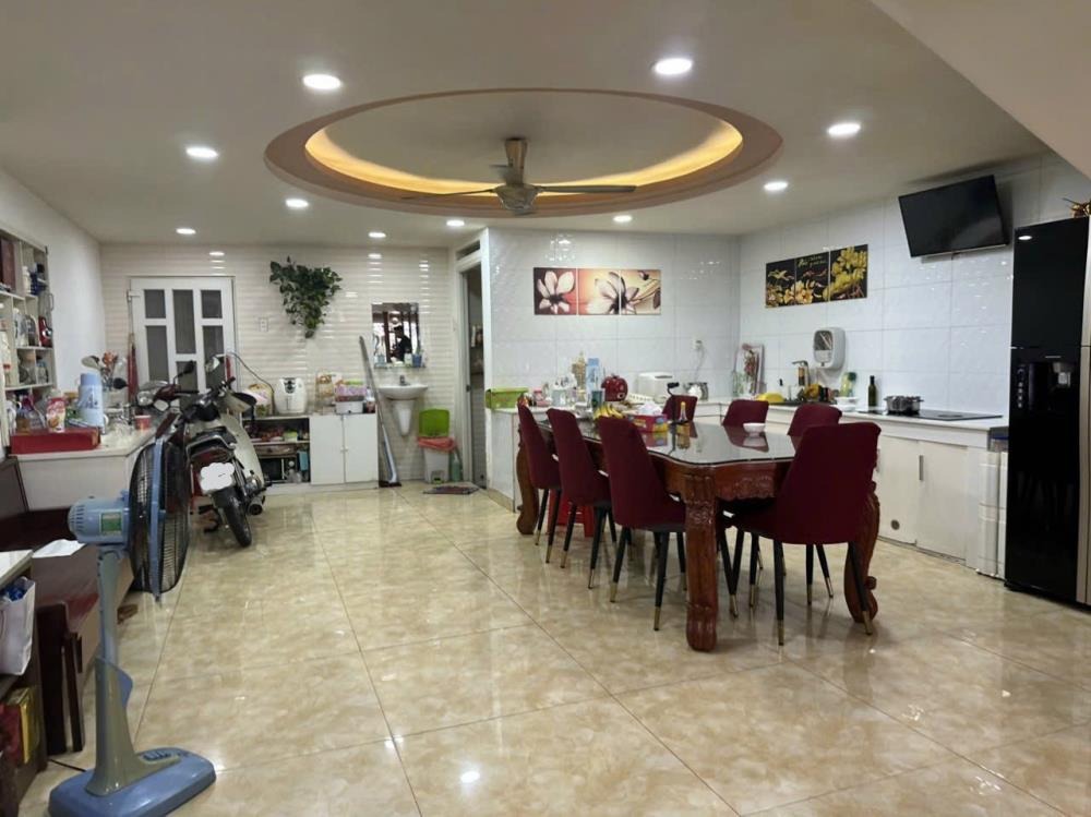 Bán Nhà Mặt Tiền Kinh Doanh Đường 3/2, Quận 11 - 6m Ngang, Vị Trí Đắc Địa