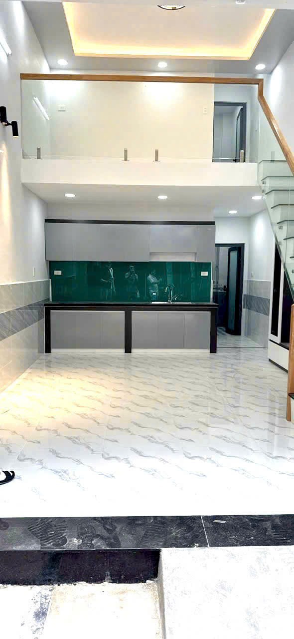 Nhà Mới Đẹp SHR, Đường 4m, Tân Thới Hiệp 21, Gần Bệnh Viện Q12 - Giá 3.85 tỷ