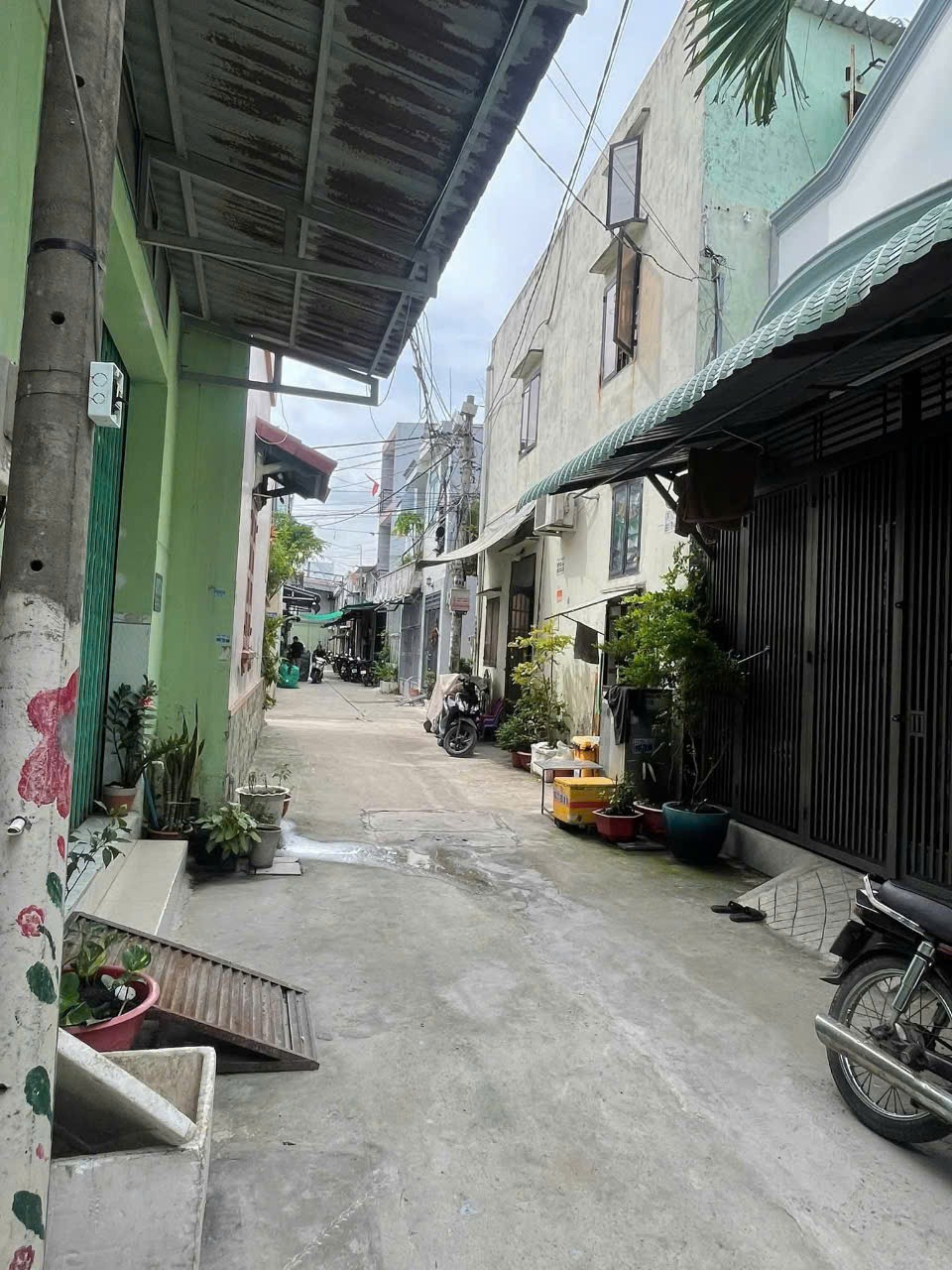 Nhà Mới Đẹp SHR, Đường 4m, Tân Thới Hiệp 21, Gần Bệnh Viện Q12 - Giá 3.85 tỷ