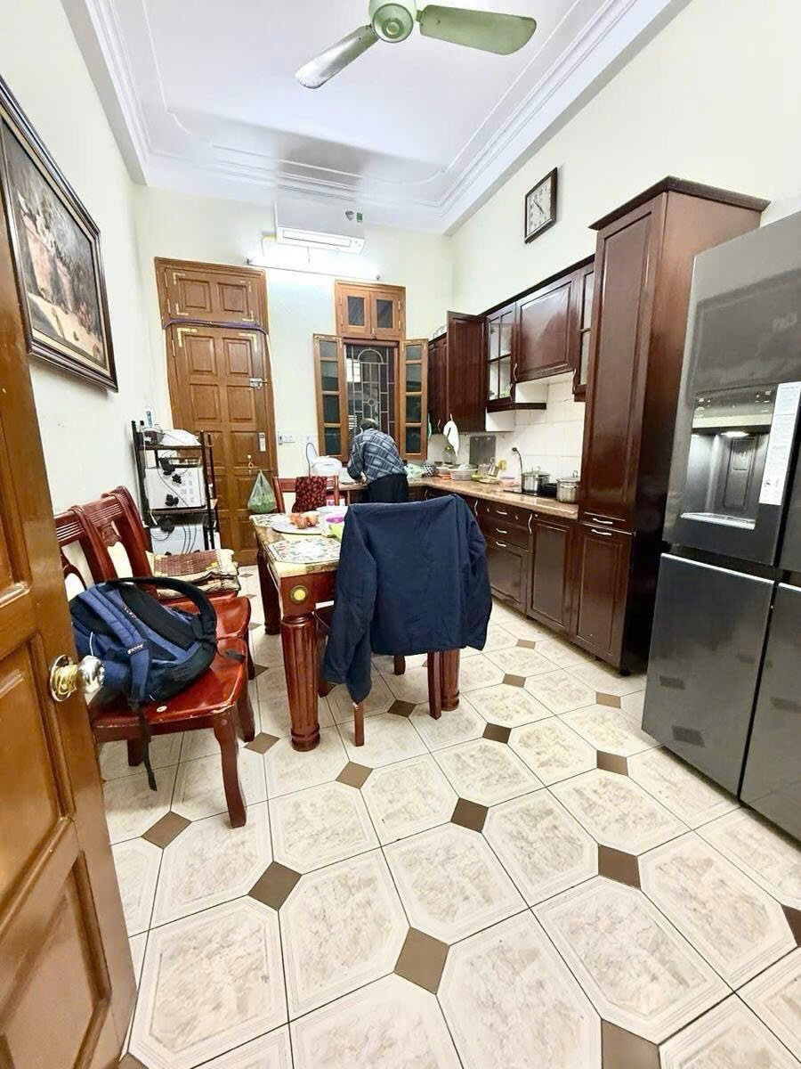 Nhà 4 Tầng, 50m2 Khu Phân Lô Giảng Võ - Ngõ Tốt, Ô Tô Đỗ Gần