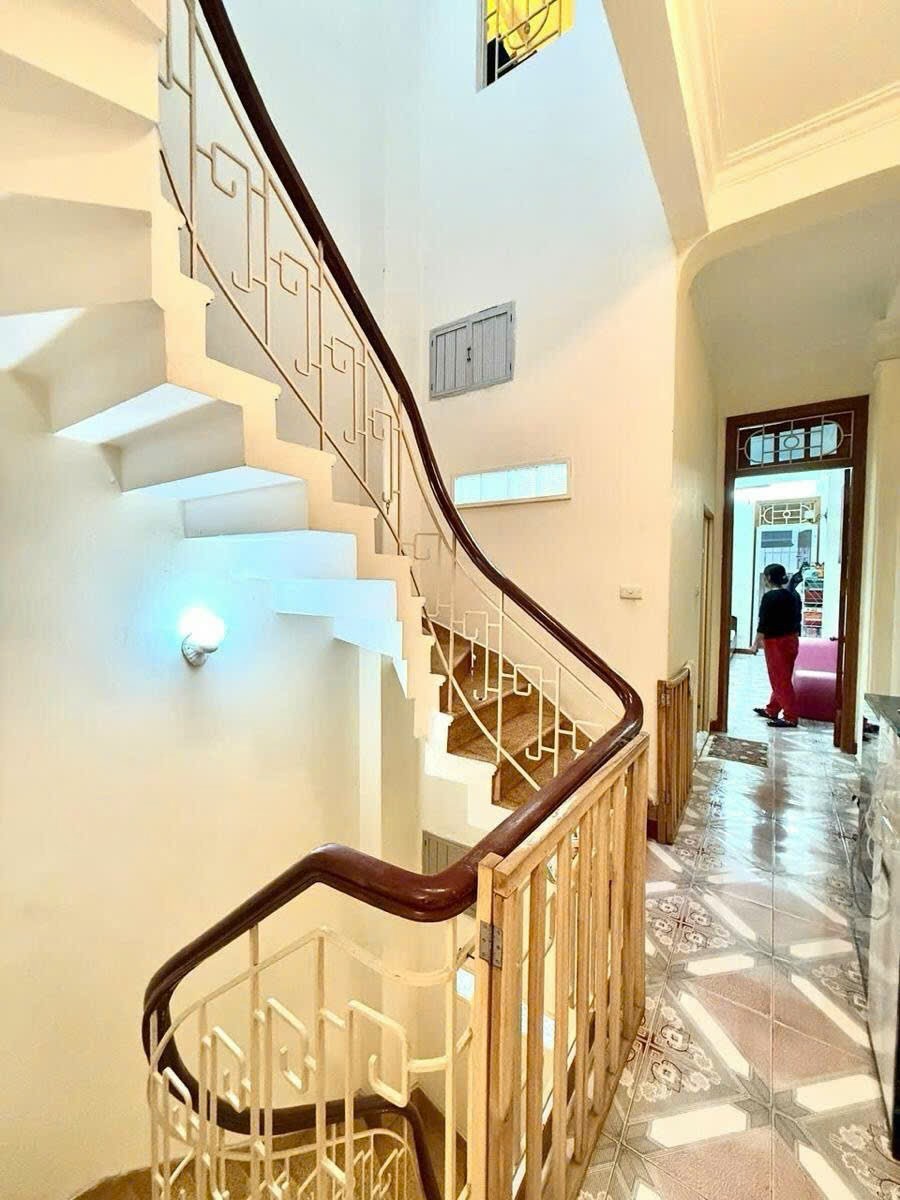 Nhà 4 Tầng, 50m2 Khu Phân Lô Giảng Võ - Ngõ Tốt, Ô Tô Đỗ Gần