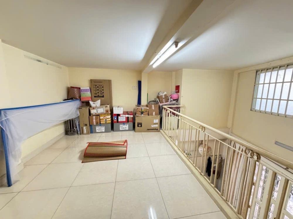 Bán Nhà Hẻm Thông, Quận 11: 6x6m, 4 Tầng, Sổ Hồng, Giá 5.9 Tỷ