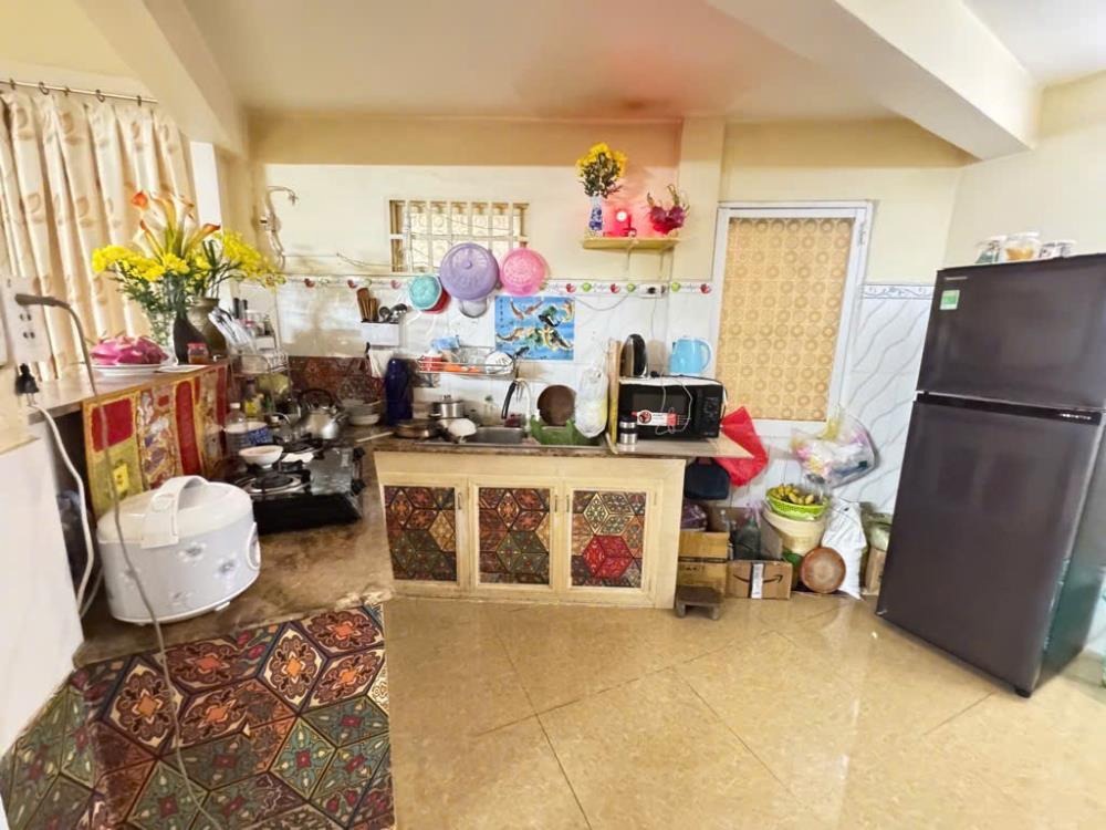 Bán Nhà Hẻm Thông, Quận 11: 6x6m, 4 Tầng, Sổ Hồng, Giá 5.9 Tỷ