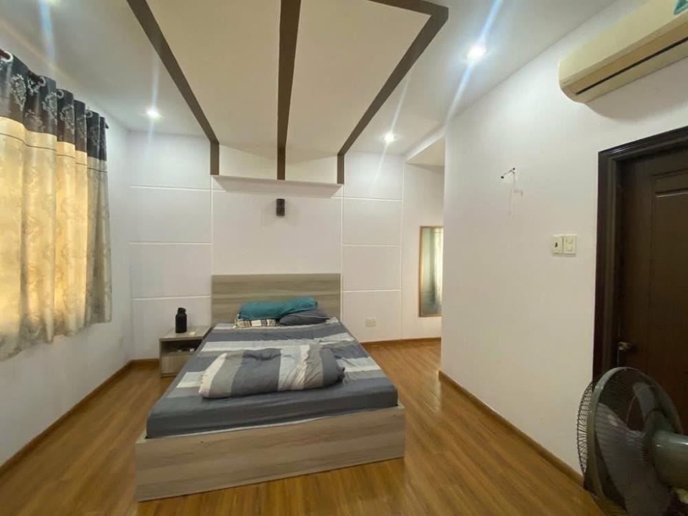 Bán Biệt Thự 3 Tầng, 150m2, Bình Tân - Giá 12.5 Tỷ