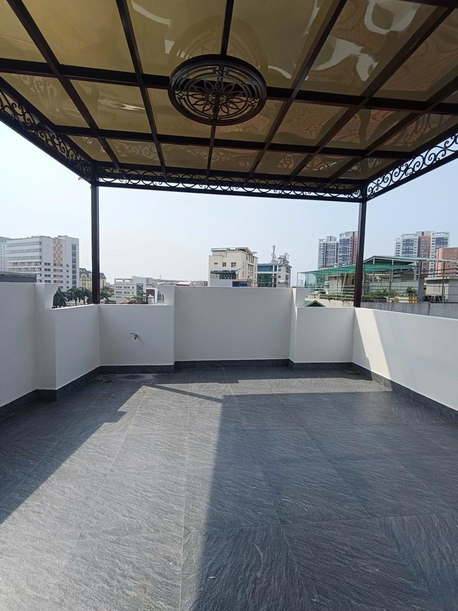 Trần cung 56m2, 7 tầng, mặt tiền 11m, lô góc, Cầu Giấy - 18.5 tỷ