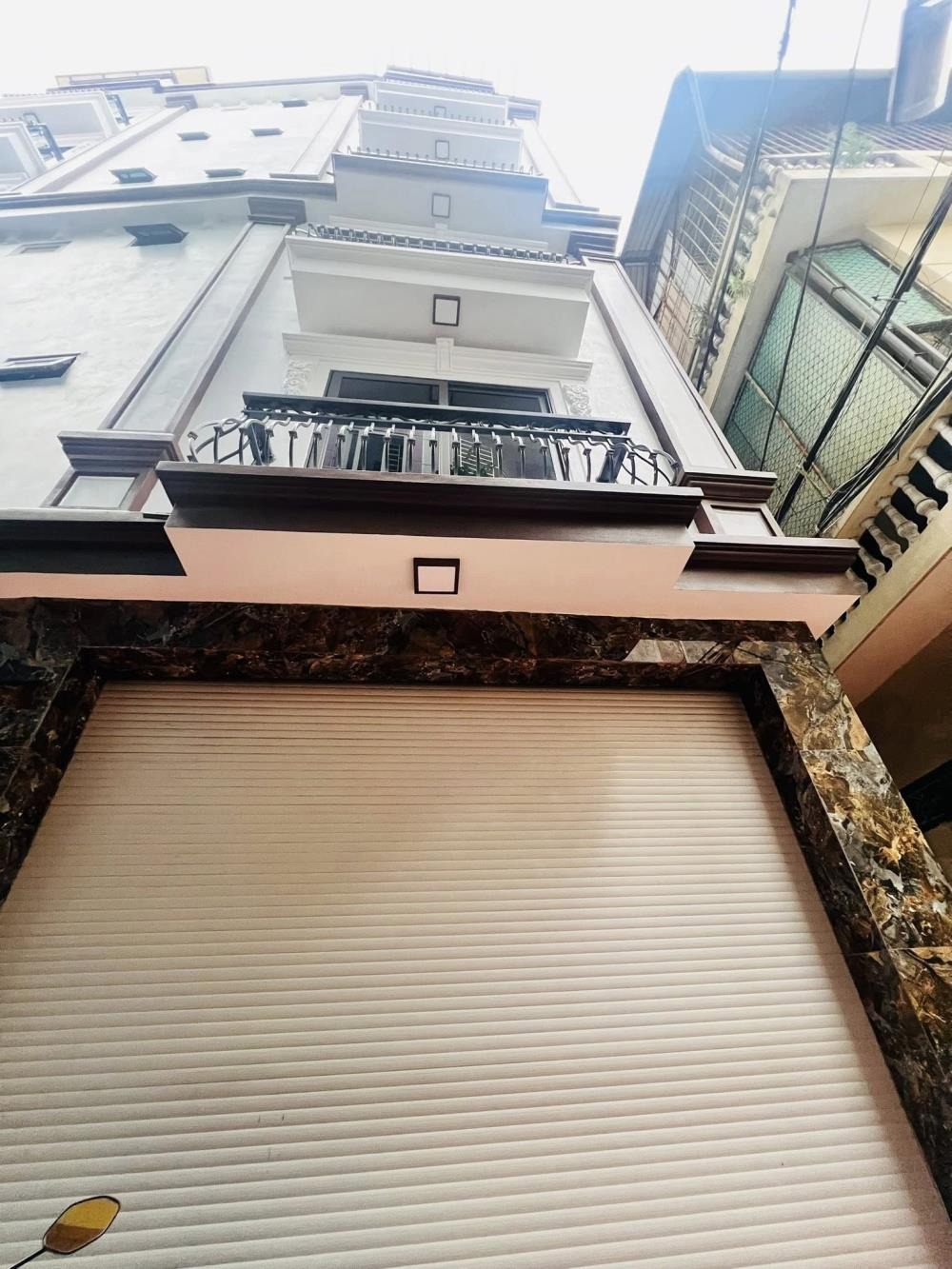 Trần cung 56m2, 7 tầng, mặt tiền 11m, lô góc, Cầu Giấy - 18.5 tỷ