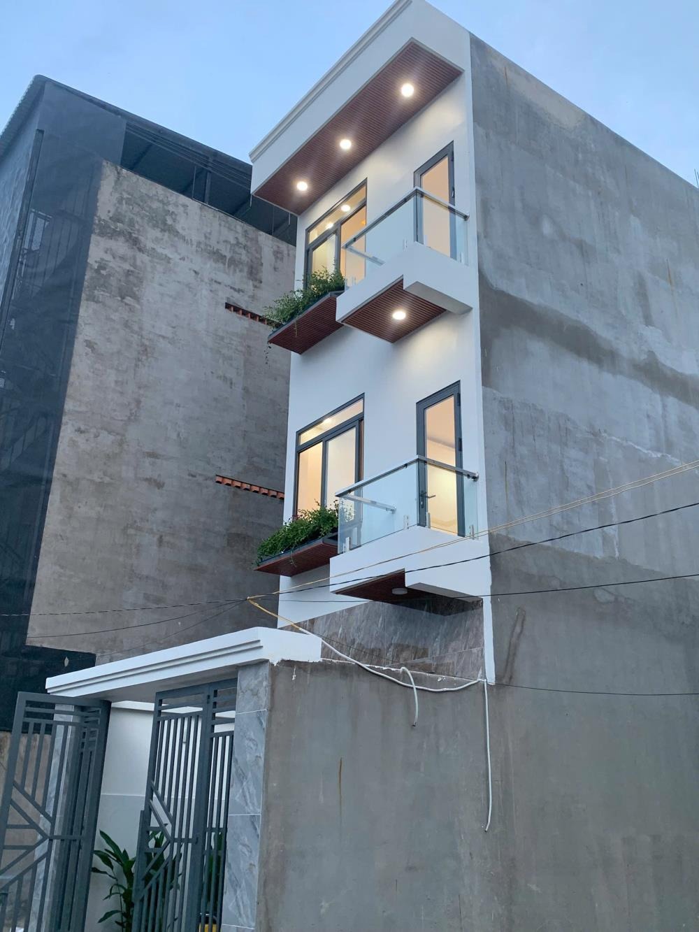 Nhà 1 Trệt 2 Lầu, Hẻm Xe Hơi, Lê Văn Việt, Quận 9 - 5.4 Tỷ