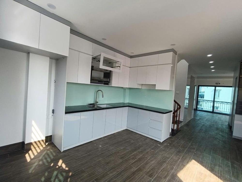 Trần cung 56m2, 7 tầng, mặt tiền 11m, lô góc, Cầu Giấy - 18.5 tỷ