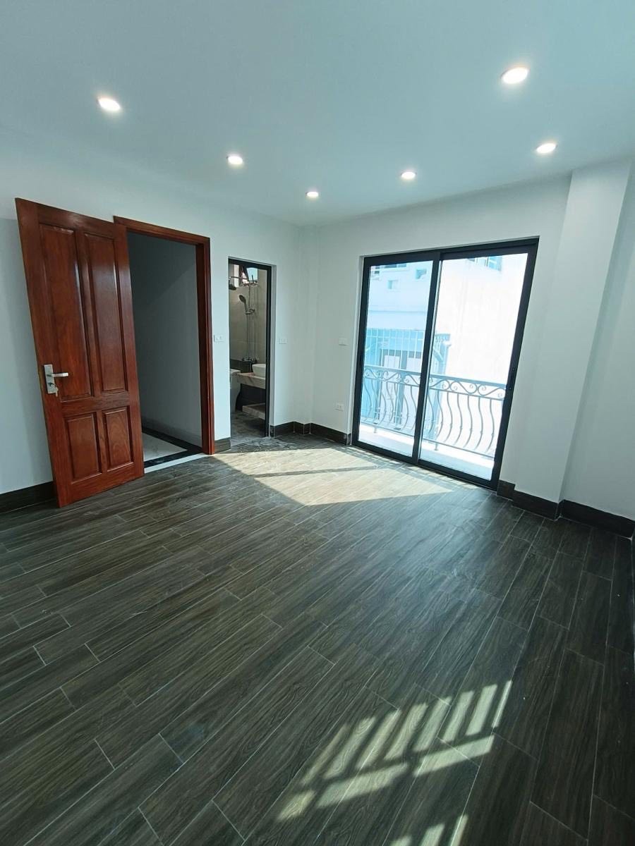 Trần cung 56m2, 7 tầng, mặt tiền 11m, lô góc, Cầu Giấy - 18.5 tỷ