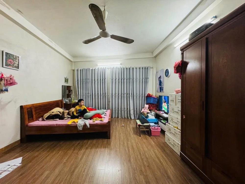 Hoàng Mai - DT 40m² x 5 Tầng, Mặt Tiền 5m - Full Nội Thất - KD Sầm Uất