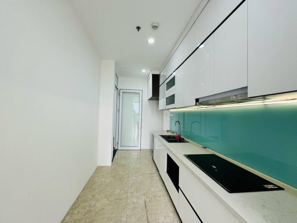 Căn Góc 3PN, 2WC, Full Nội Thất, Ngay Trung Tâm Cầu Giấy - Giá 8.1 tỷ