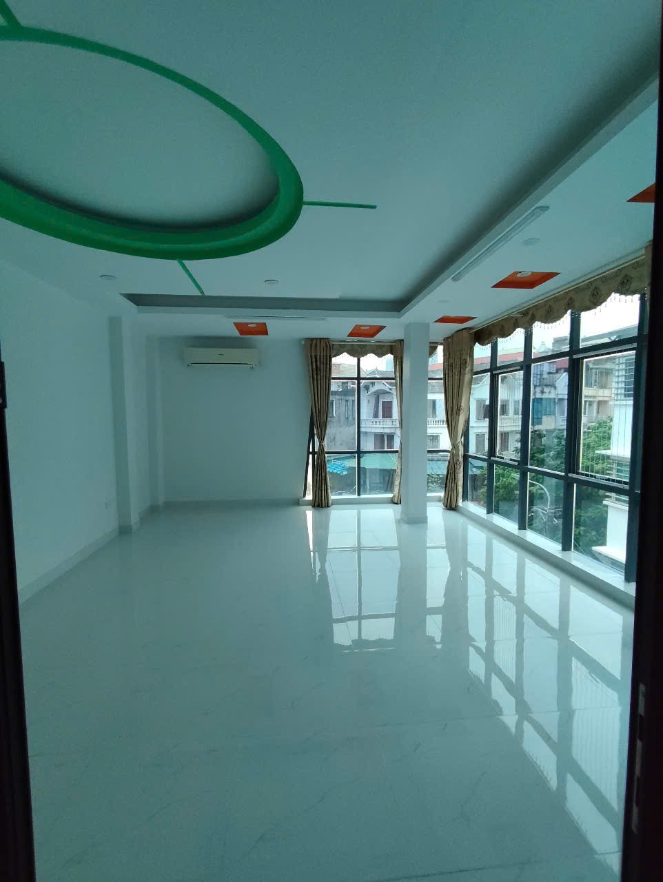 🏡 Cho Thuê Nhà Mặt Phố Chiến Thắng 6 Tầng - Lô Góc View Đẹp, Hà Đông