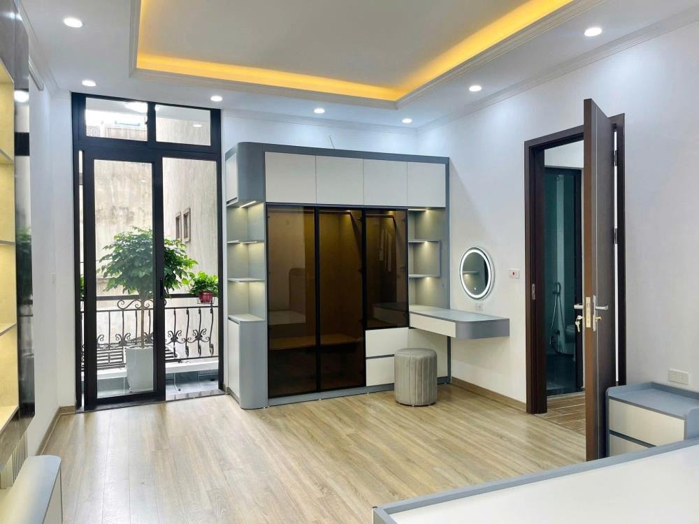 Bán nhà Trần Thái Tông 45m²x4, Full Nội Thất, Giá Tốt