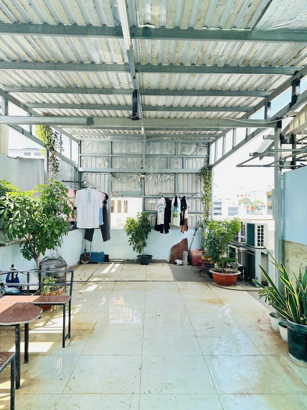 Nhà 11 phòng, full cho thuê, 17.8 tỷ - Vị trí đắc địa Thành Thái