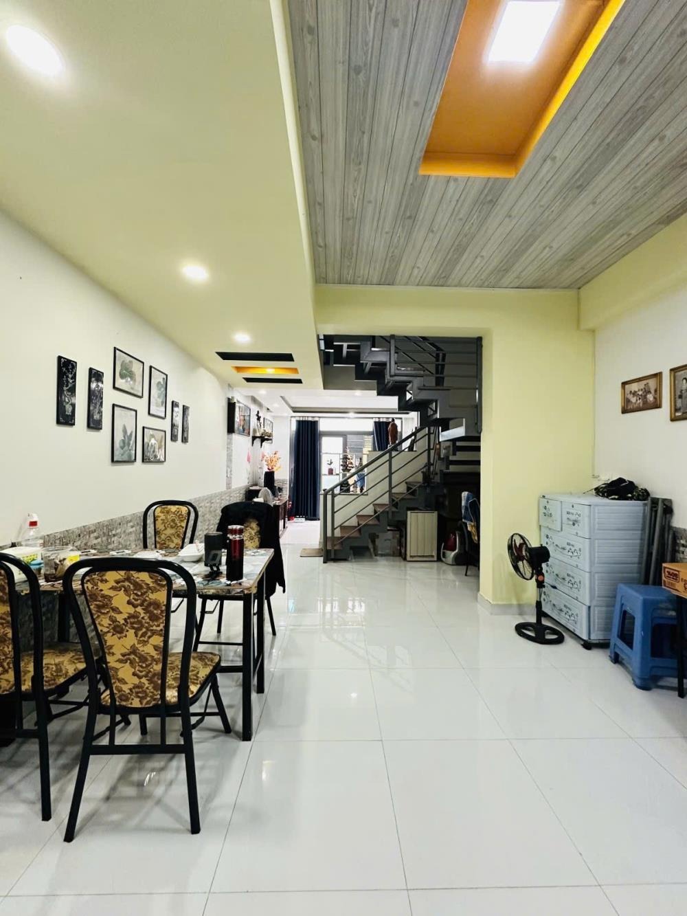 Nhà 11 phòng, full cho thuê, 17.8 tỷ - Vị trí đắc địa Thành Thái