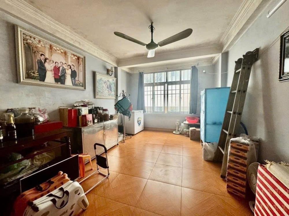 Bán nhà phân lô Trần Quốc Hoàn, ô tô vỉa hè, 14.8 tỷ