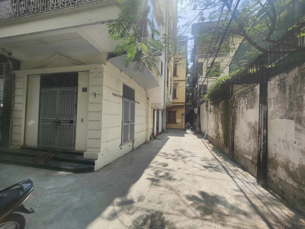 Bán Nhà Phố Xuân Thủy: Lô Góc 28/40m2, 4 Tầng, Kinh Doanh - 12 Tỷ