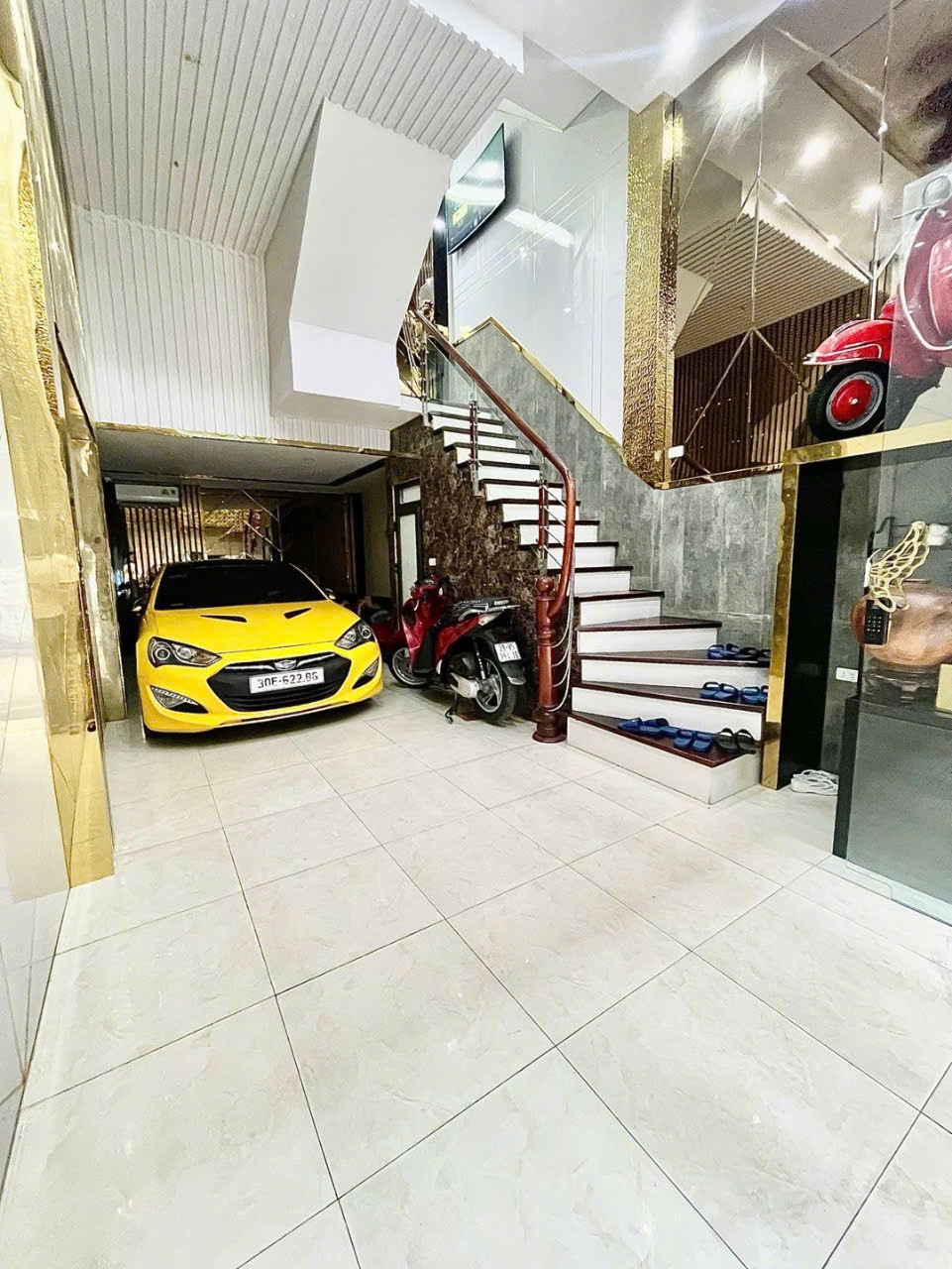 Nhà Phân Lô Đống Đa - Vị Trí VIP, Ô Tô Vào Nhà - Giá Tốt