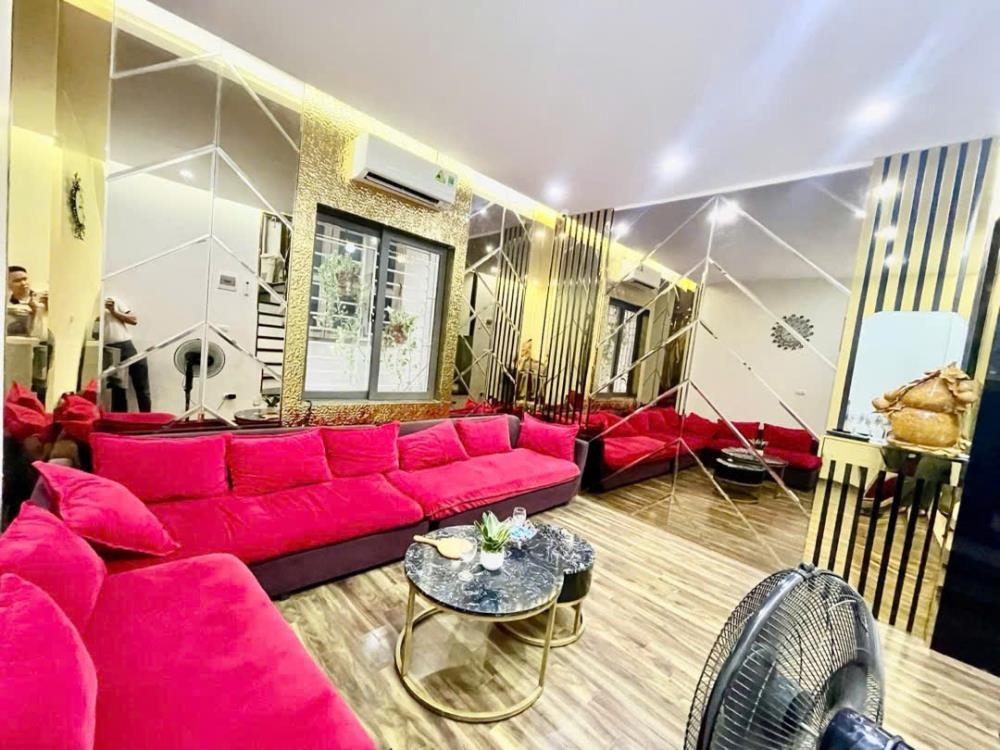Nhà Phân Lô Đống Đa - Vị Trí VIP, Ô Tô Vào Nhà - Giá Tốt