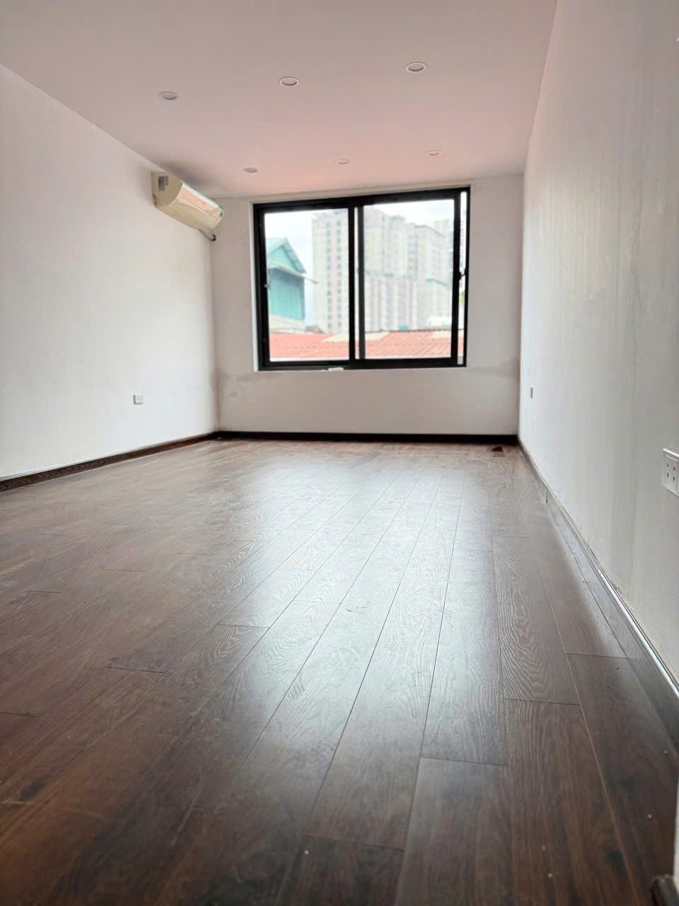 Bán Nhà Khương Trung 30m2, 5 Tầng, Mặt Tiền 3.6m, Giá 7.5 Tỷ - Vị Trí Đắc Địa Gần Đầm Hồng