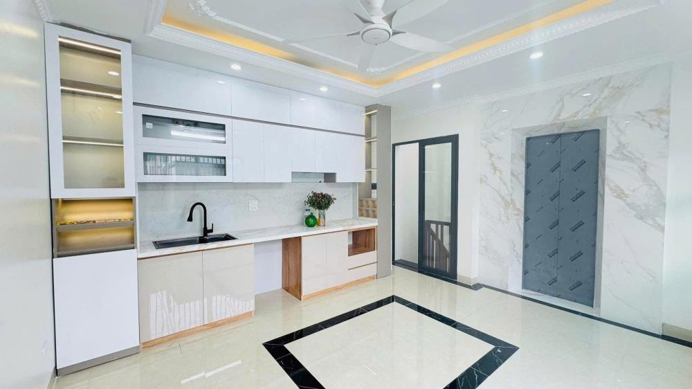 Bán nhà 6 tầng thang máy, mặt tiền 6.2m, ngõ 35 Mai Động, Hoàng Mai - 12.9 tỷ