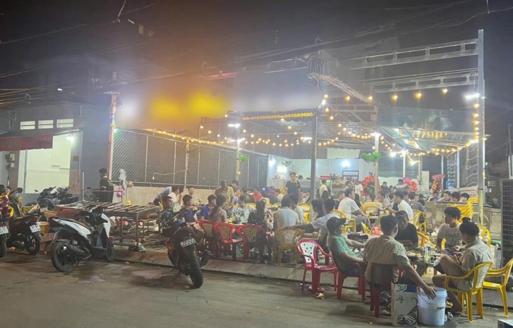 Sang Quán Ăn Mặt Tiền Bình Tân - Full Đồ, Giá Tốt
