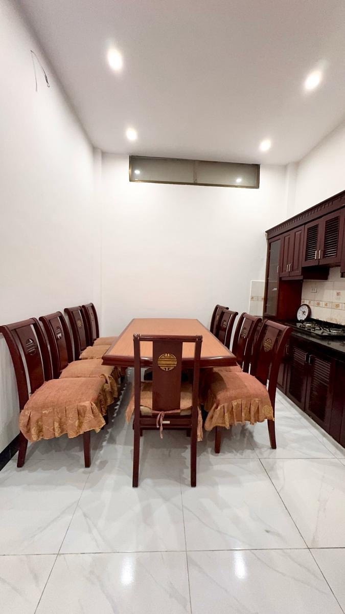Bán Nhà Đẹp Cầu Giấy - Ngõ Nông, Gần Phố, Giá 9.5 tỷ