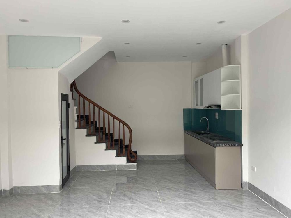 Bán nhà thạch bàn, ô tô vào nhà, dân trí cao - 35m2, 6.5 tỷ
