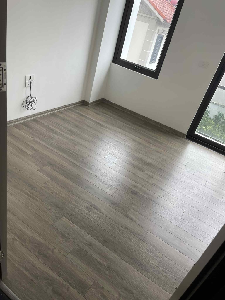 Bán nhà thạch bàn, ô tô vào nhà, dân trí cao - 35m2, 6.5 tỷ