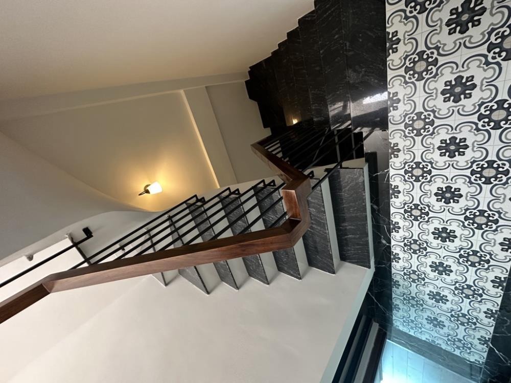Bán nhà Thạch Bàn, Ô Tô Vào Cửa, 45m2, 8.8 tỷ - Vị Trí Đẹp