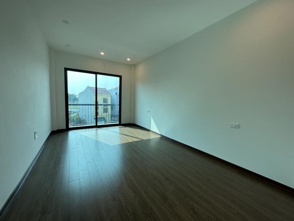 Bán nhà Thạch Bàn, Ô Tô Vào Cửa, 45m2, 8.8 tỷ - Vị Trí Đẹp