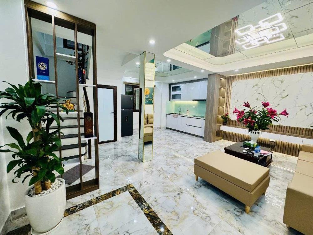 Nhà Đẹp Full Nội Thất, Ngõ 184 Đê Trần Khát Chân - Giá 6.8 Tỷ