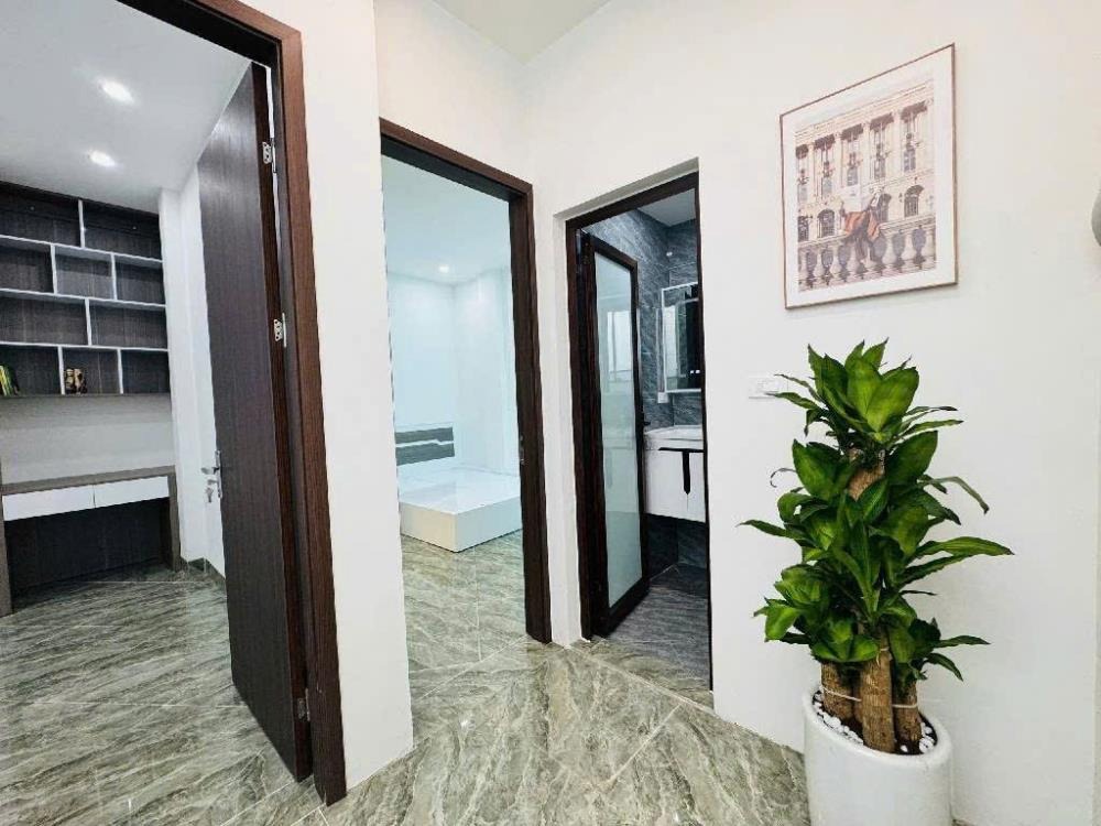 Nhà Đẹp Full Nội Thất, Ngõ 184 Đê Trần Khát Chân - Giá 6.8 Tỷ