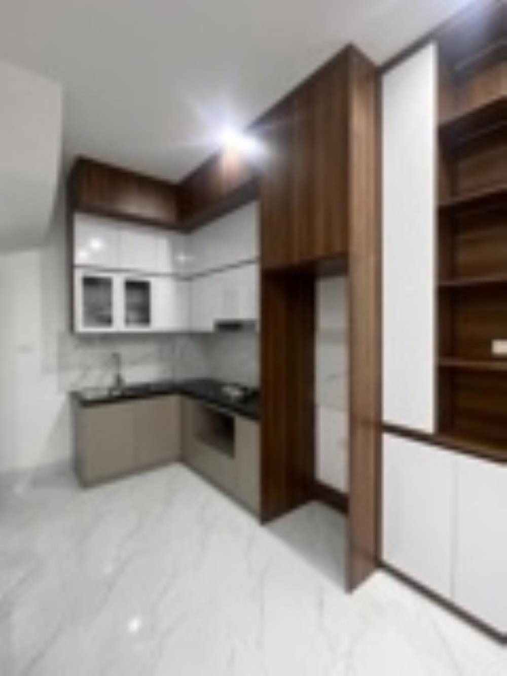 Bán Nhà Lai Xá 5 Tầng, Full Nội Thất, Đỗ Cổng, Gần QL32, Giá Tốt