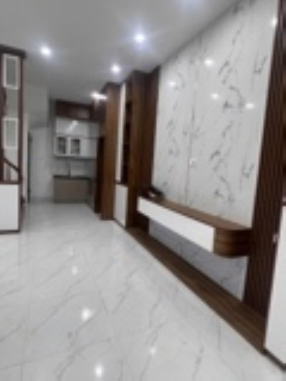 Bán Nhà Lai Xá 5 Tầng, Full Nội Thất, Đỗ Cổng, Gần QL32, Giá Tốt