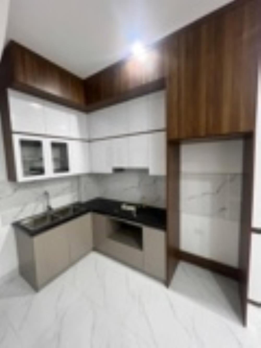 Bán Nhà Lai Xá 5 Tầng, Full Nội Thất, Đỗ Cổng, Gần QL32, Giá Tốt