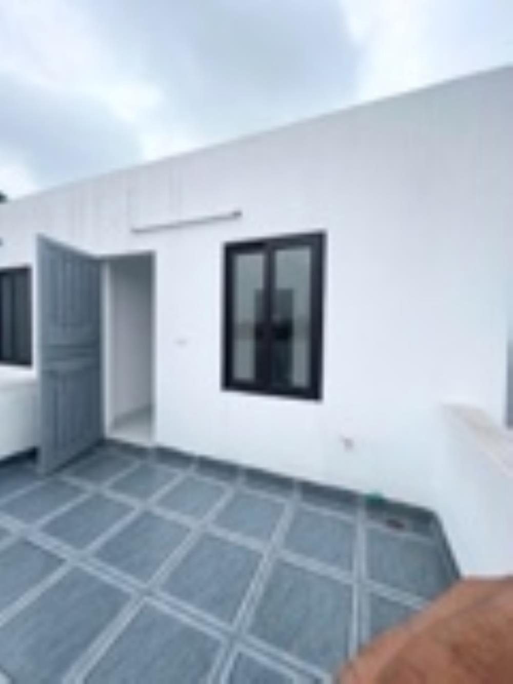 Bán Nhà Lai Xá 5 Tầng, Full Nội Thất, Đỗ Cổng, Gần QL32, Giá Tốt