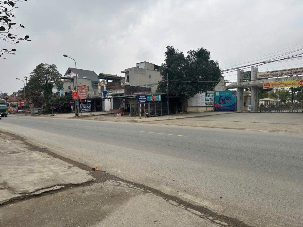 Đất nền mặt tiền 8m, đối diện Trường Nghề Chương Mỹ - Giá dưới 2 tỷ