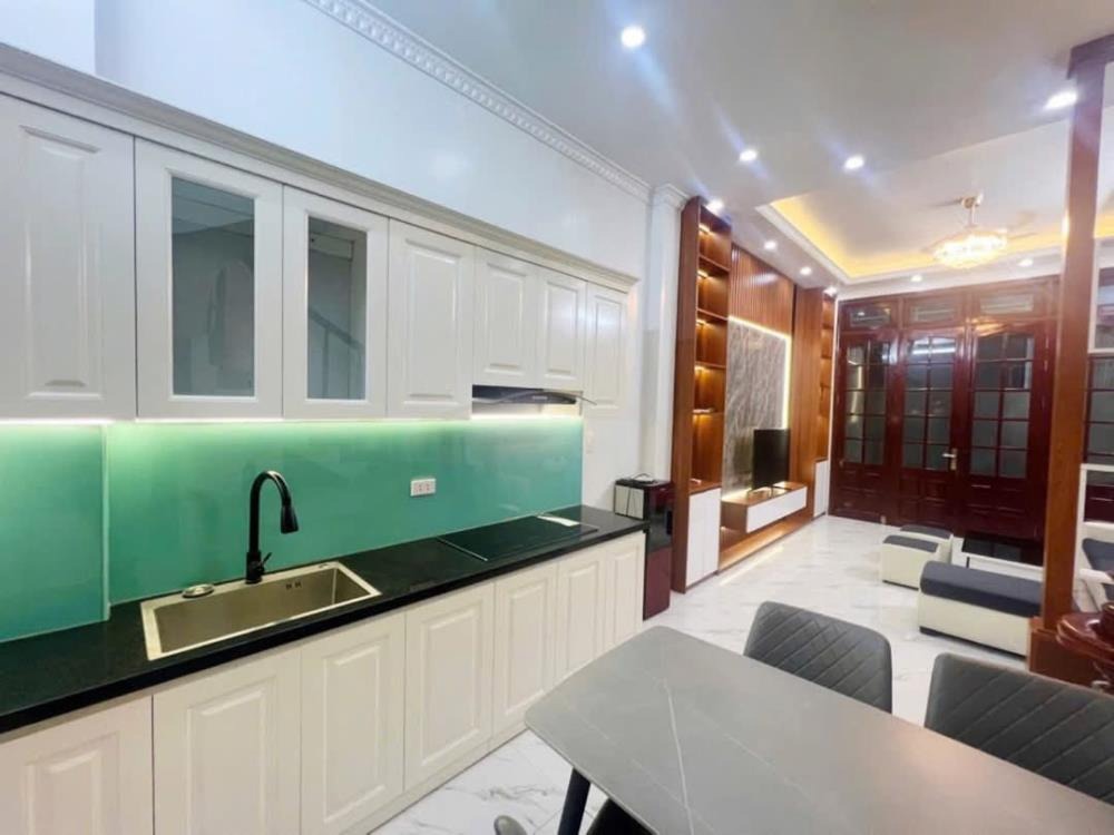 Bán Nhà Đẹp Tây Hồ - 5 Tầng, 3 Phòng Ngủ, Full Nội Thất - Giá 7.2 Tỷ
